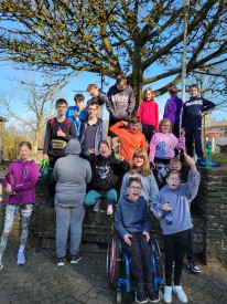 Gruppenbild von den Schülerinnen und Schüler beim Trainingslager Leichtathletik